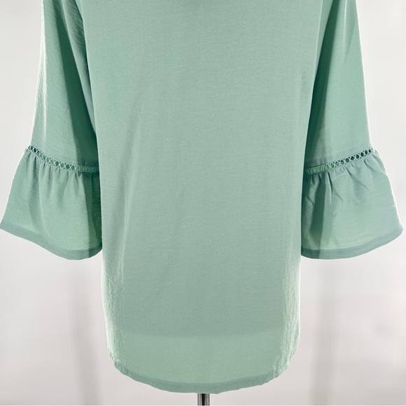 Adreamly Green Bell Sleeve V Neck Tunic Top Medium - Picture 7 of 9